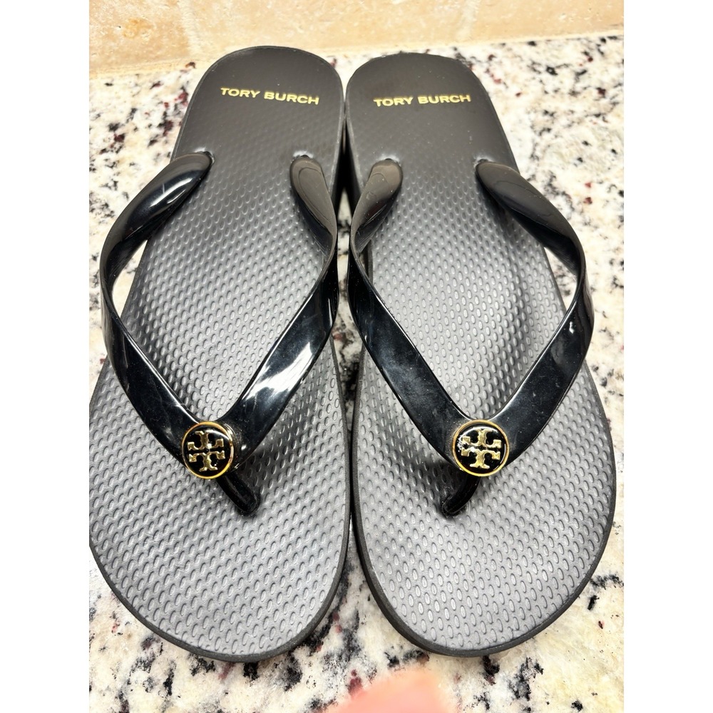 Tori Burch Gold Logo Wedge Flip Flops Cutout Arch Black 8 Platform Sandals NWOT